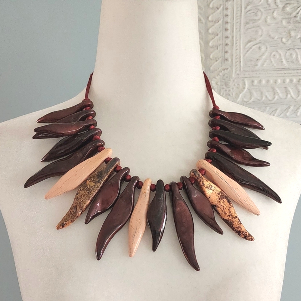 Zsiska Crackled Adjustable Burgundy, Peach & Rose Gold Necklace